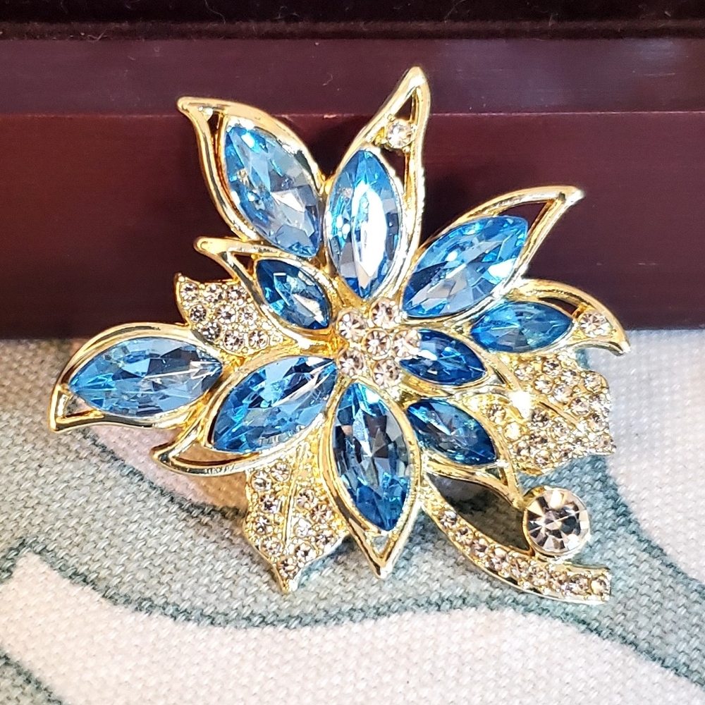 Blue Crystal Floral Goldtone Brooch - Women's Jewelry Accessory - Picture 3 of 7